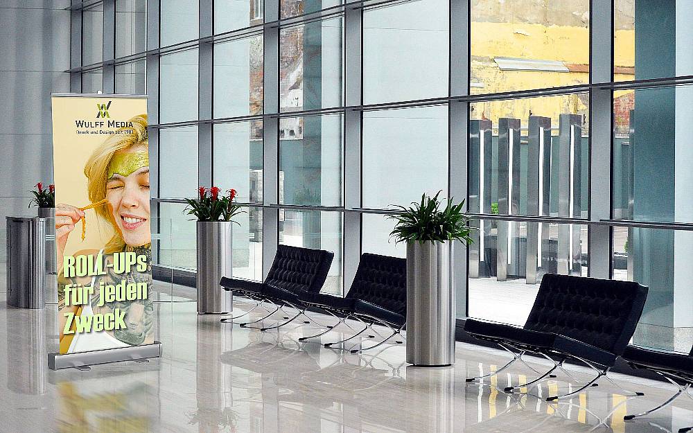 Roll-Up in einem Foyer